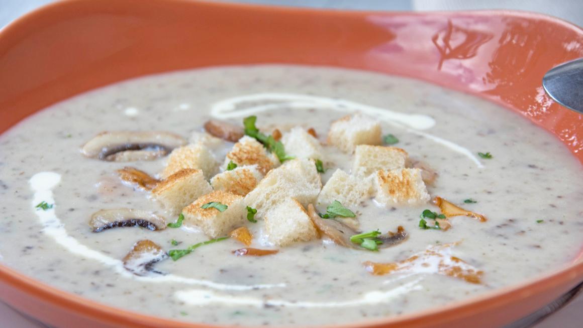 Herbstliche Pilzsuppe