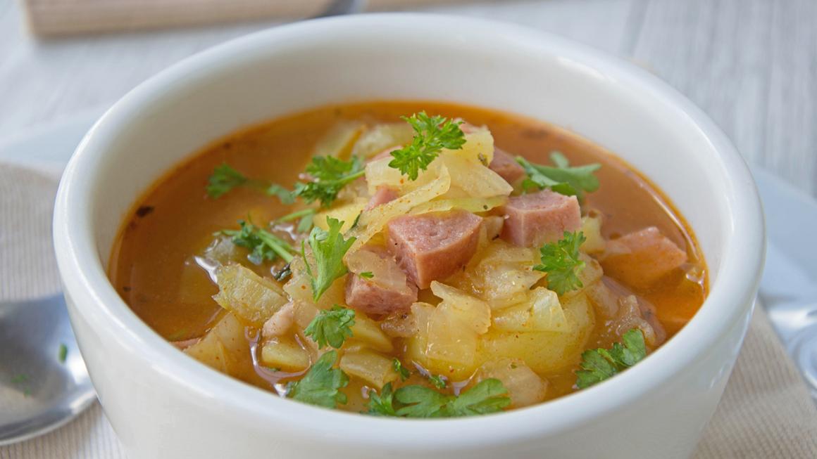 Krautsuppe mit Wurst