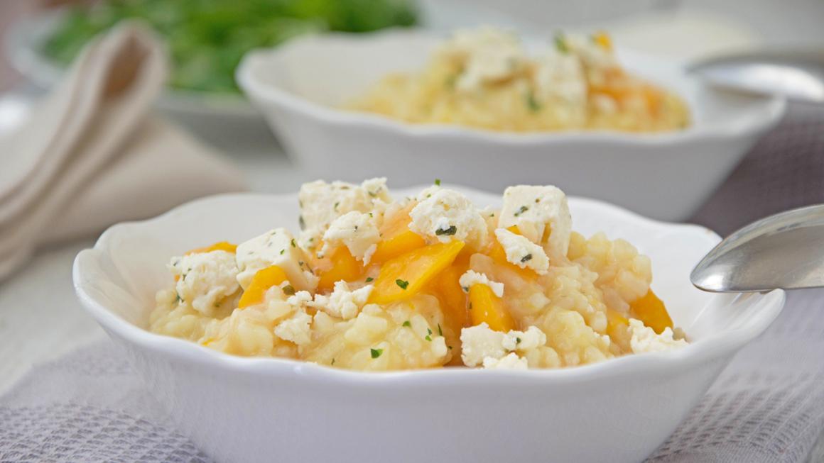 Kürbisrisotto mit Schafskäse
