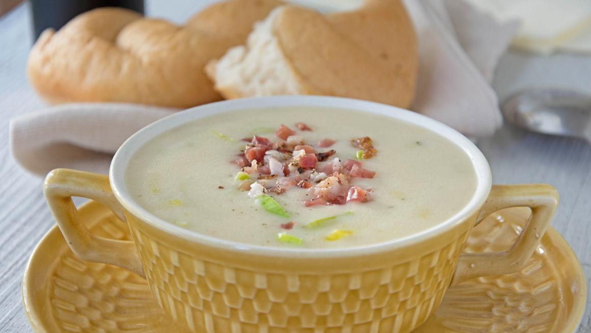 Käsesuppe mit Speck