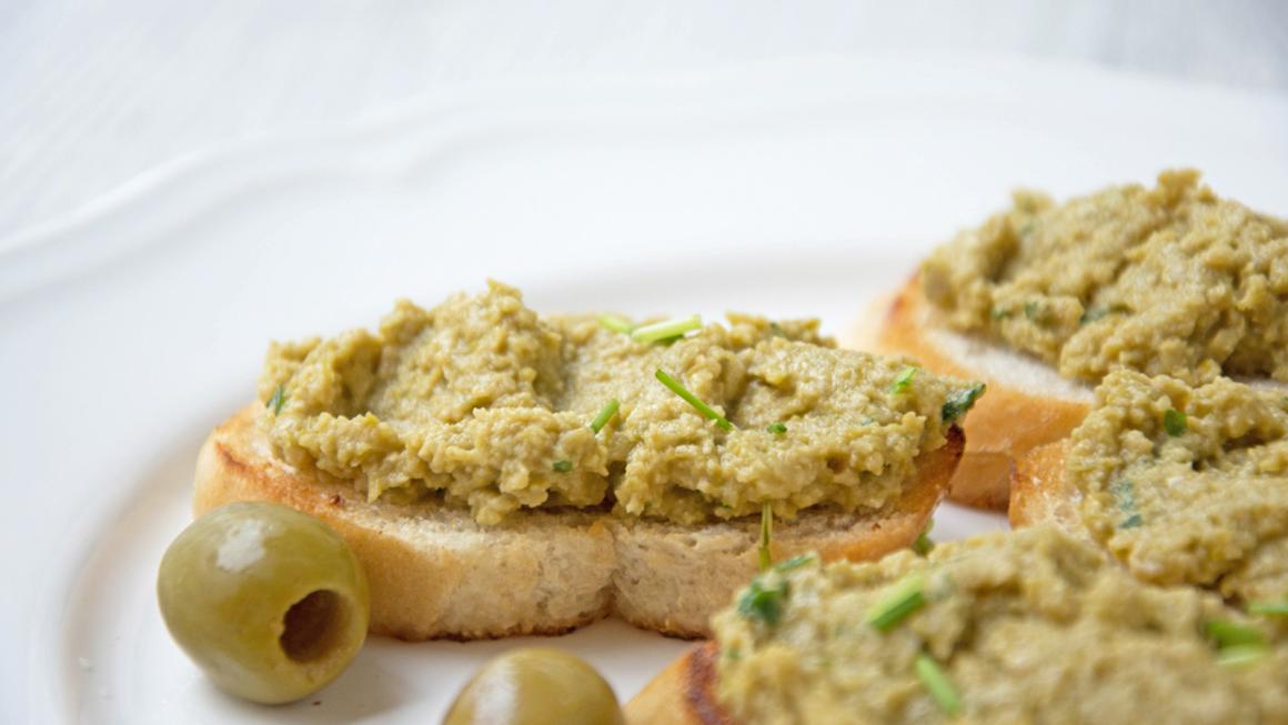 Crostini mit Olivencreme
