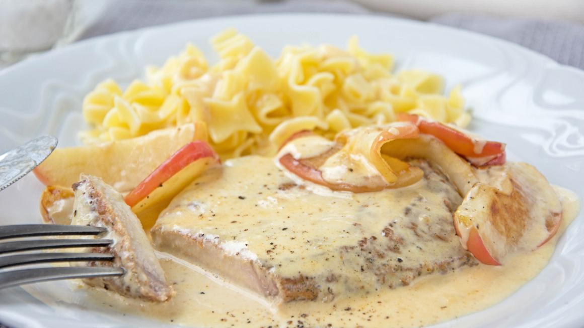 Schweinekoteletts mit Äpfeln