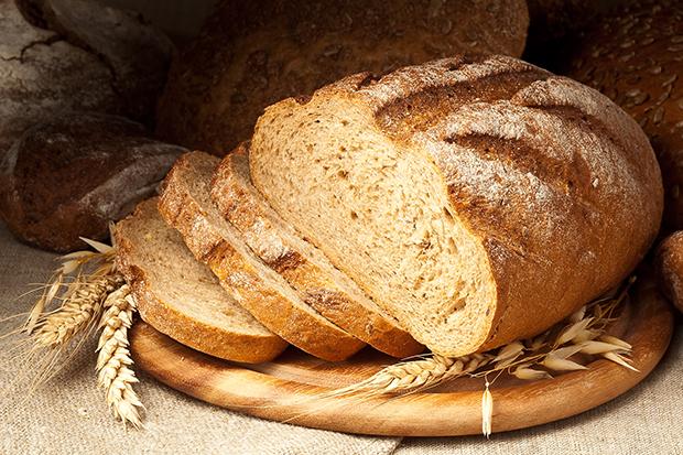 Bauernbrot mit Milch