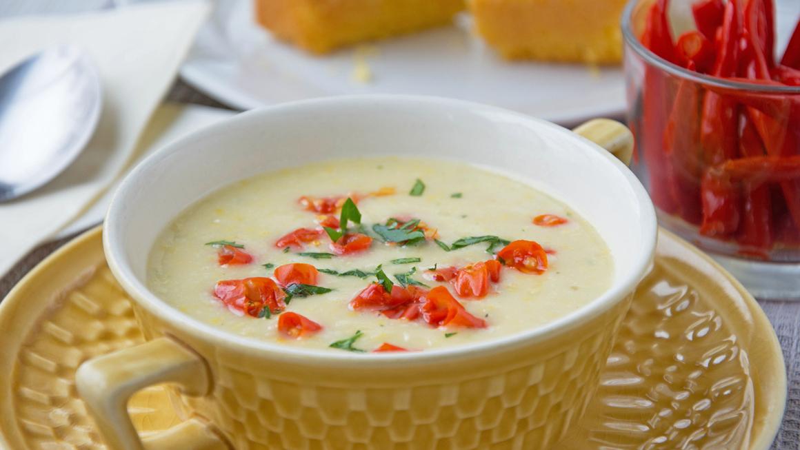 Maissuppe mit Peperoni und Chili