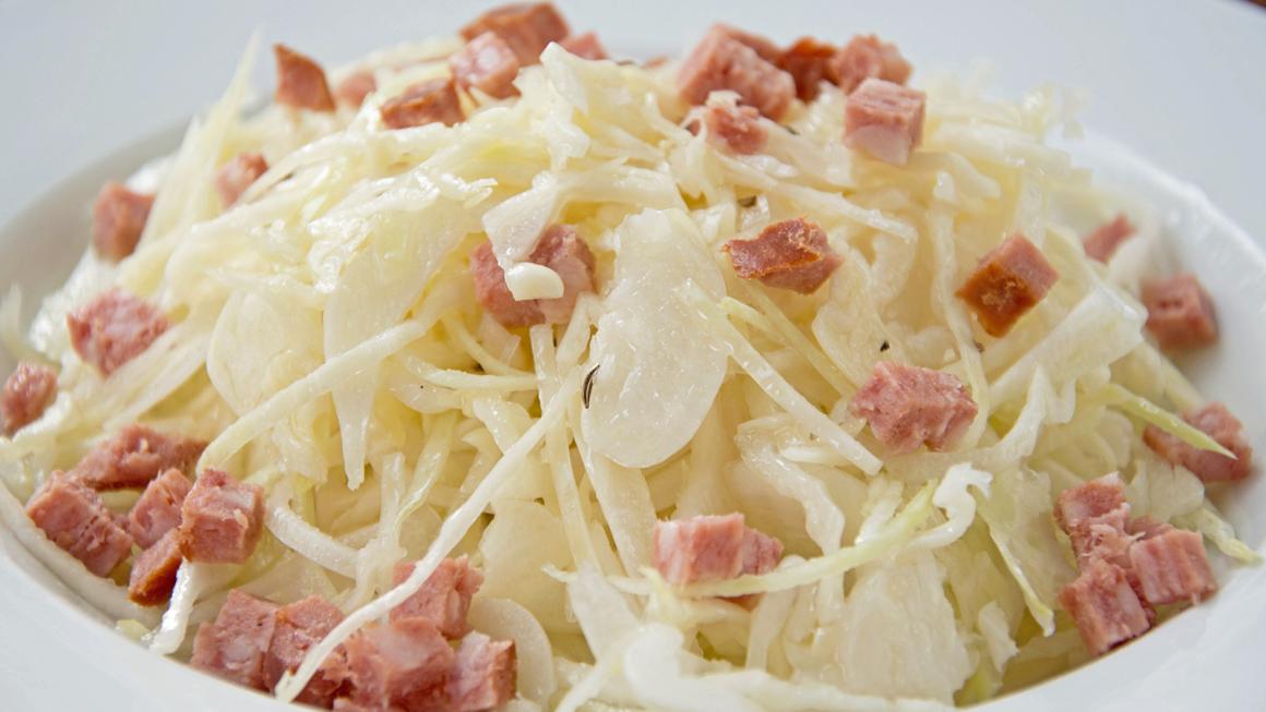 Kabissalat mit Speck