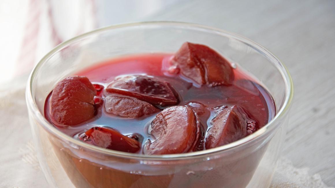 Zwetschgenkompott mit Rotwein