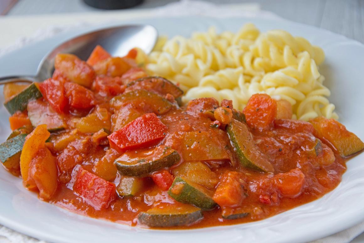 Gulasch mit Gemüse