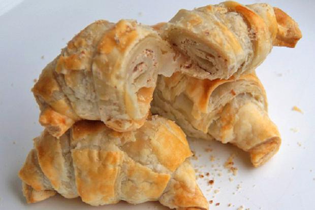 Nussgipfel mit Blätterteig