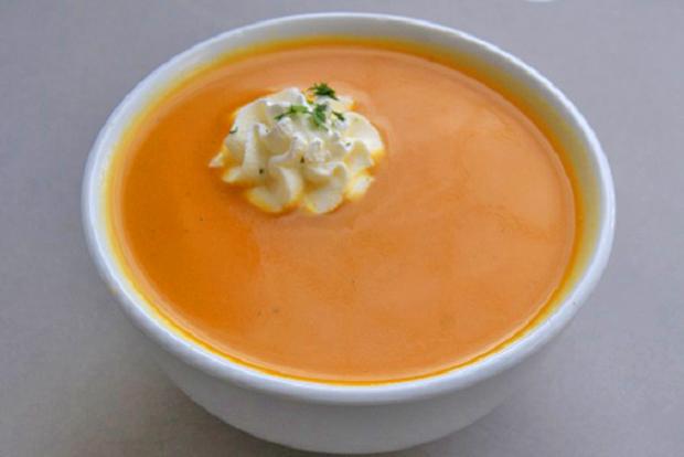 Rüeblisuppe mit Birne