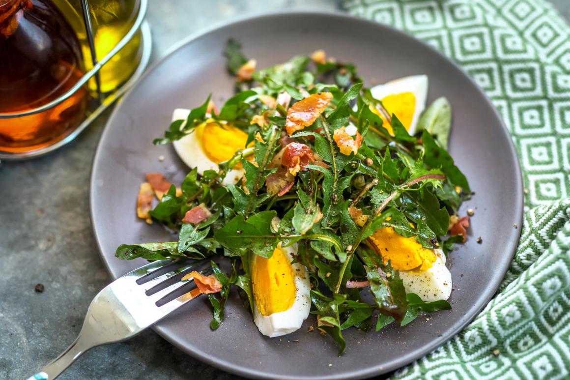 Löwenzahnsalat