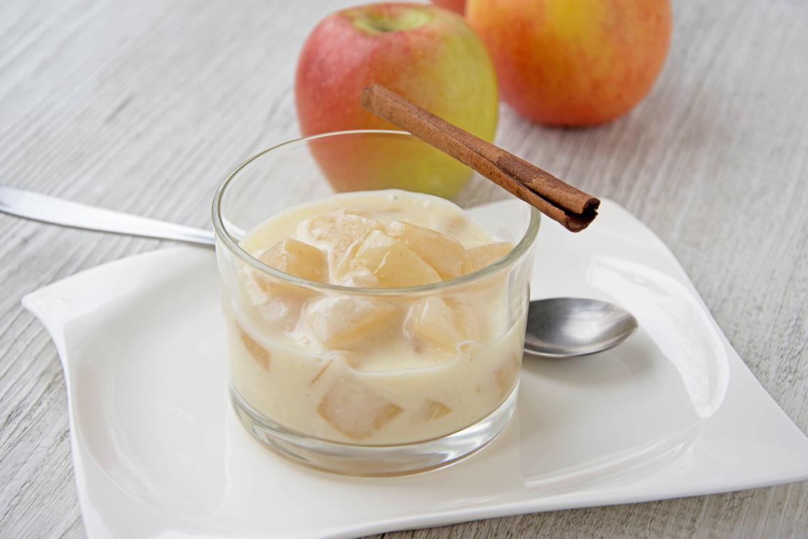 Apfelkompott mit Vanillesauce