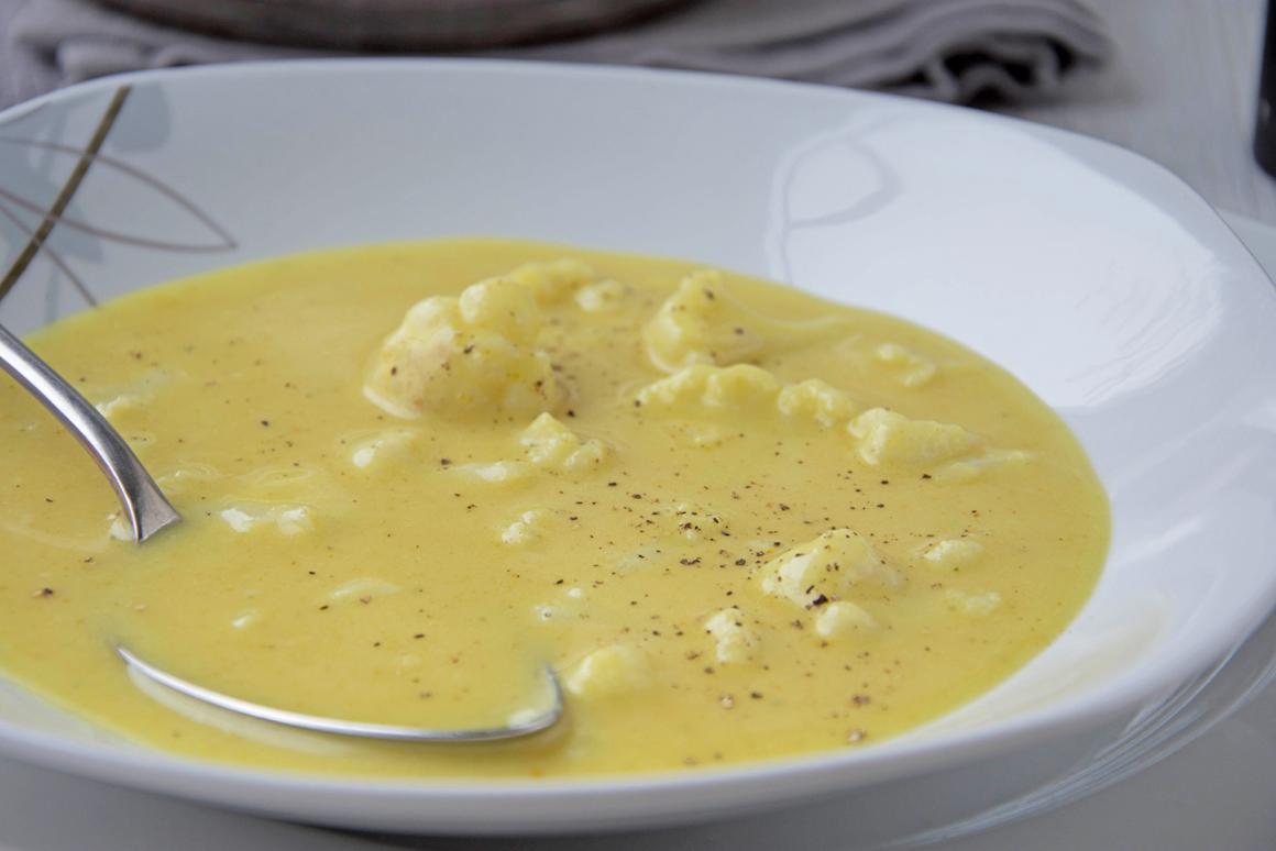 Blumenkohlsuppe mit Curry