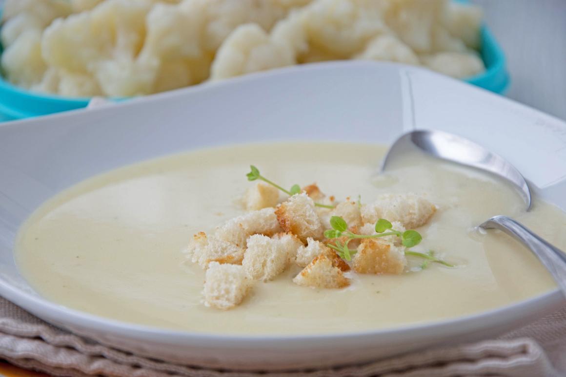 Blumenkohlsuppe mit Kartoffeln