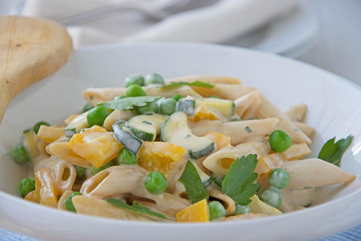 Vollkorn-Teigwarensalat