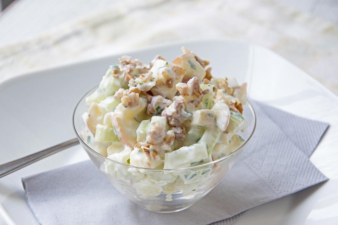 Apfel-Nuss-Salat