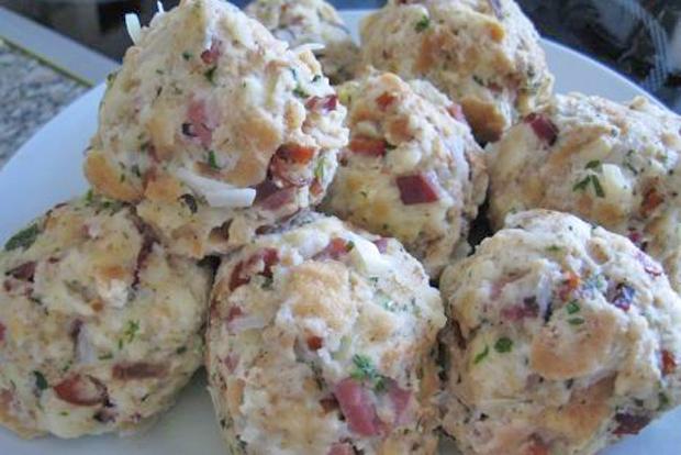 Semmelknödel mit Speck