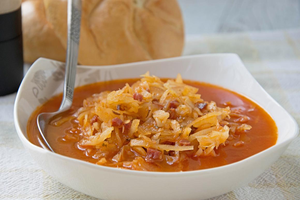 Krautsuppe mit Speck