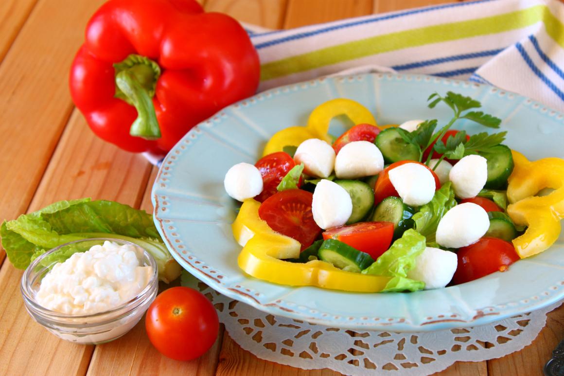 Buntes Gemüse mit Mozzarella