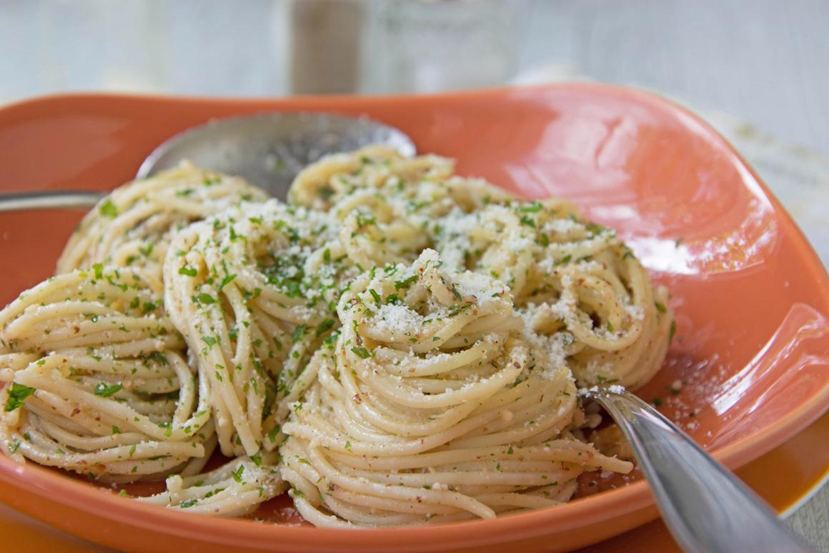 Pesto mit Mandeln