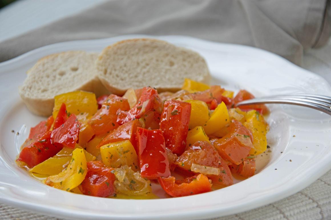 Peperonisalat in Marinade