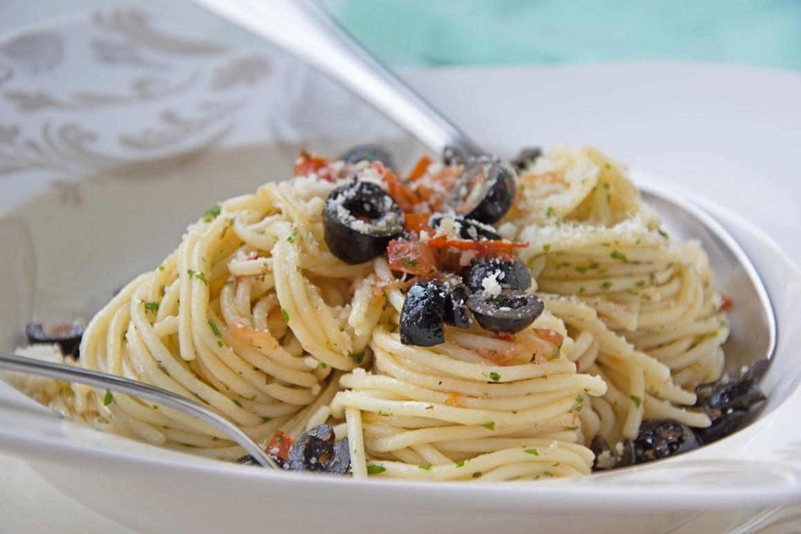 Spaghetti mit Oliven
