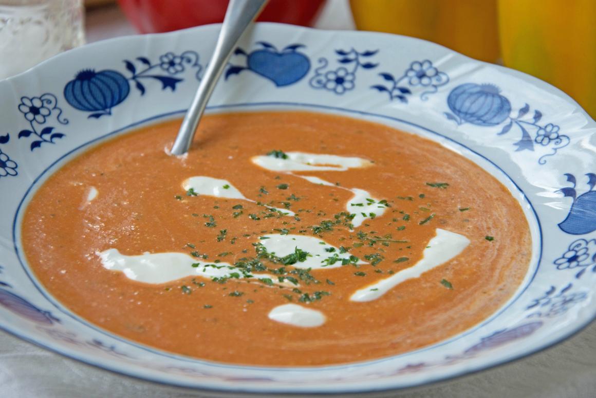 Paprikasuppe mit Kokosmilch