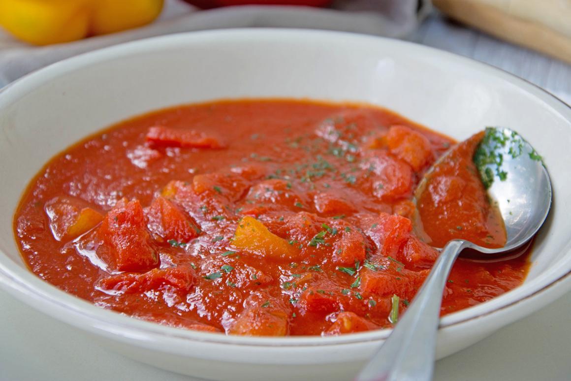 Peperonisuppe mit Kartoffeln
