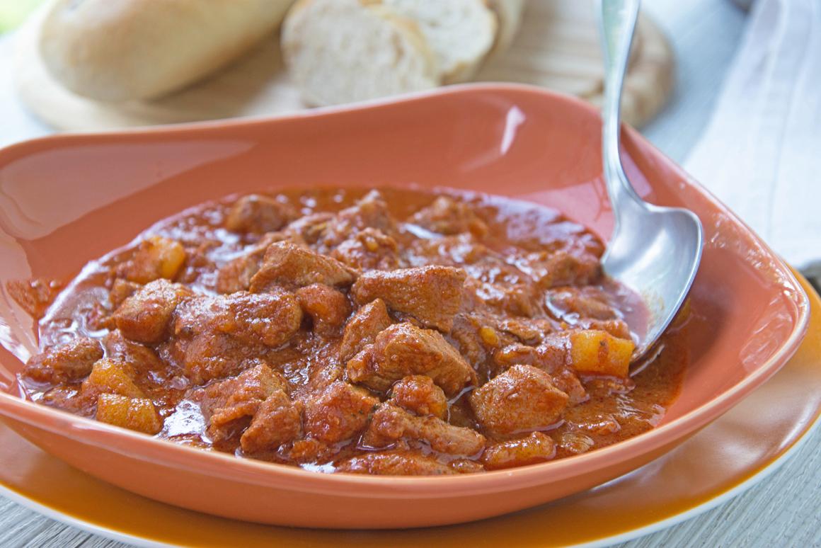 Gulasch mit Schweinefleisch