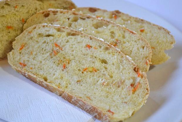 Saftiges Rüeblibrot