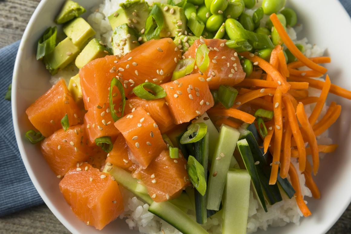Poke Bowl mit Lachs