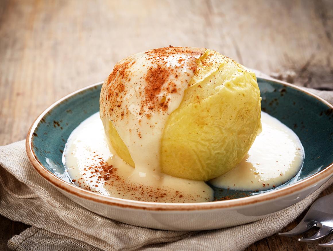 Dampfnudeln mit Vanille-Wein-Sauce - Rezept