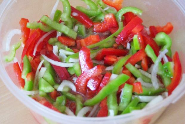 Paprika-Zwiebel-Salat