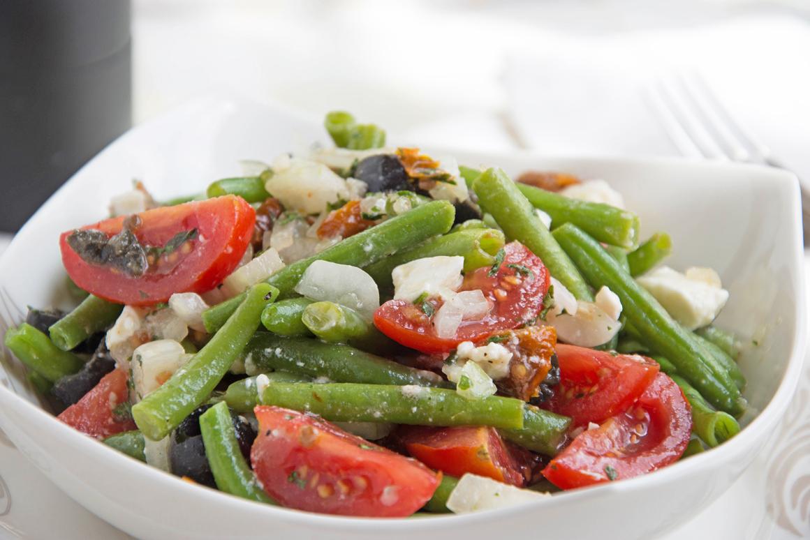 Grüner Bohnensalat mit Zwiebeldressing - Rezept