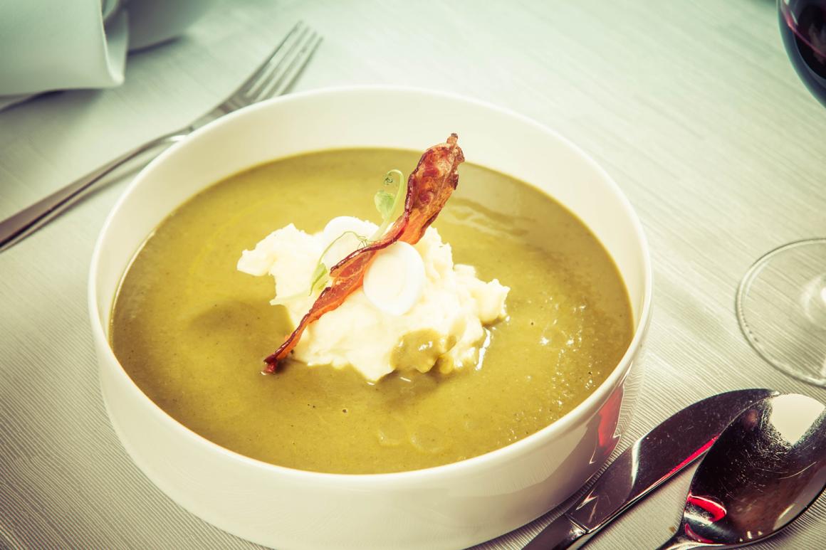Rieslingsuppe mit Bündnerfleisch