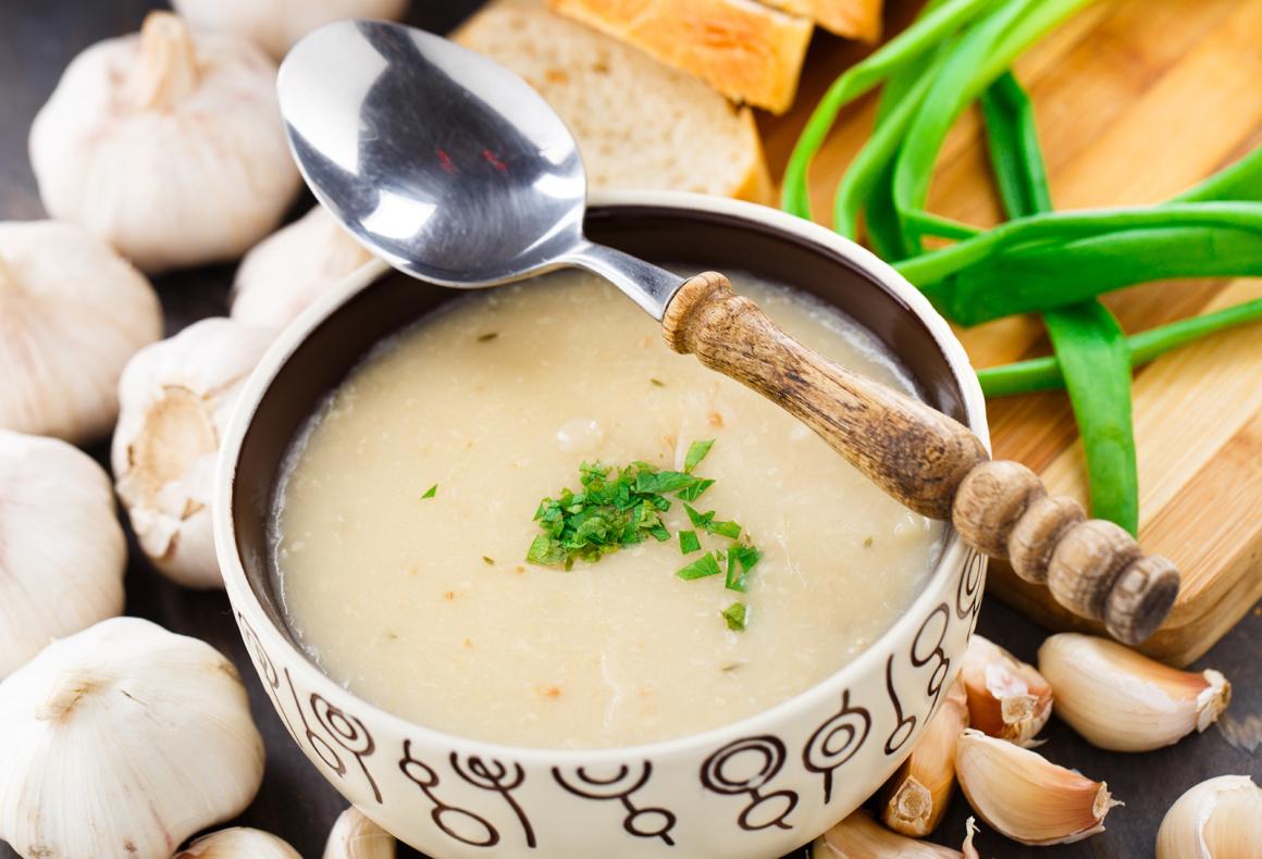 Gekühlte Knoblauchsuppe