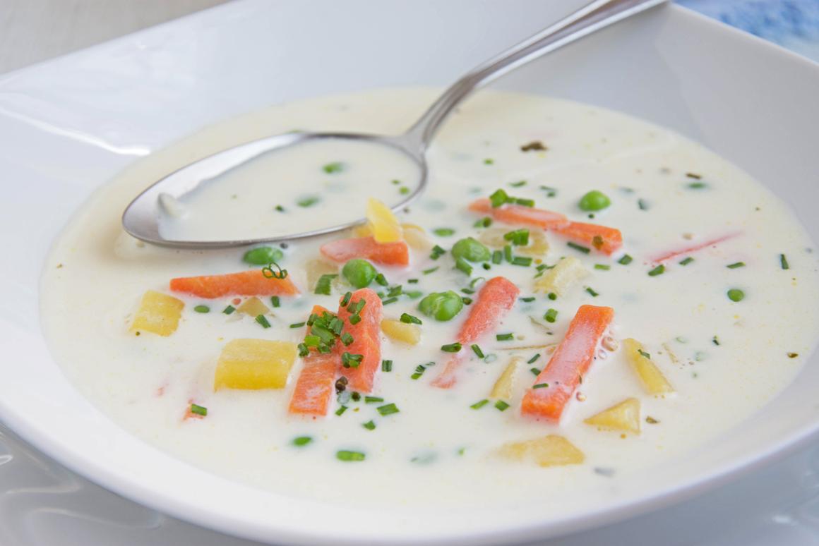 Gemüsesuppe mit Kokosmilch
