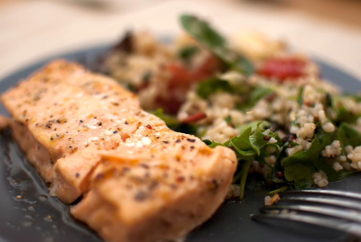 Spinat-Ragout mit Lachs