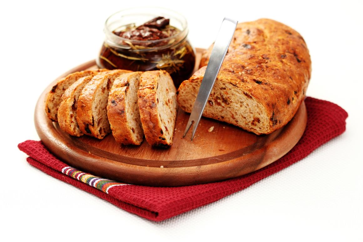 Cake mit getrockneten Tomaten