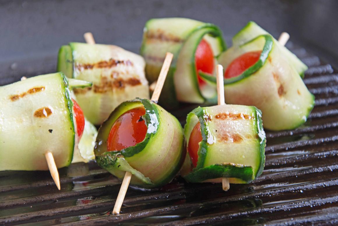 Cocktailtomaten gegrillt im Gurkenmantel