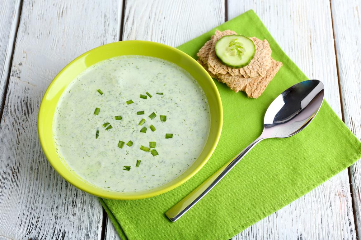 Gekühlte, grüne Tomatensuppe