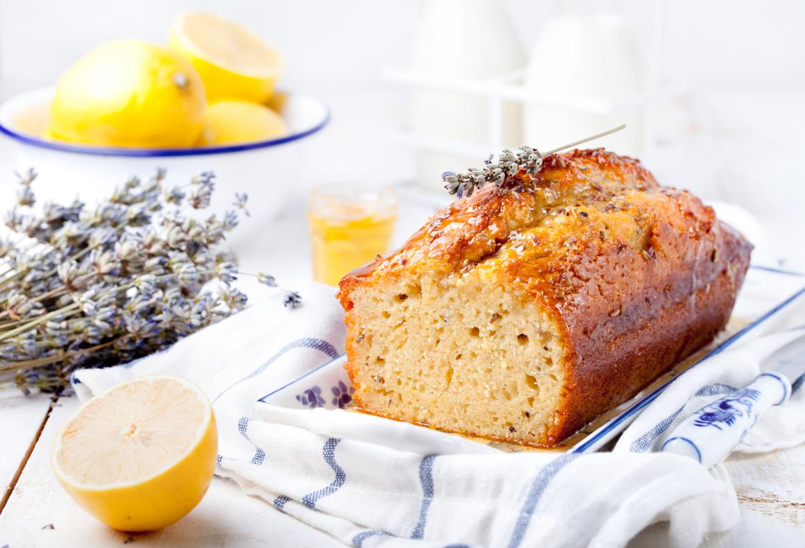 Getränkter Zitronenkuchen