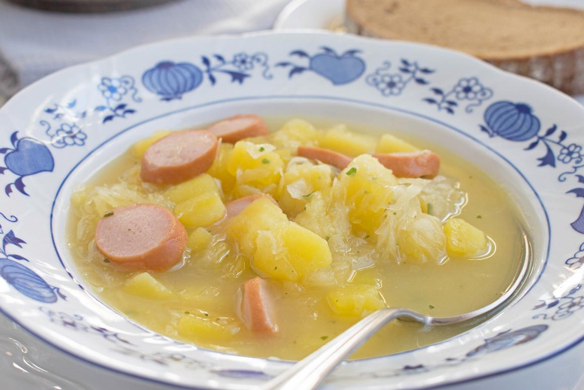 Sauerkrautsuppe mit Kartoffeln