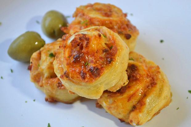 Salami Pizzaschnecken