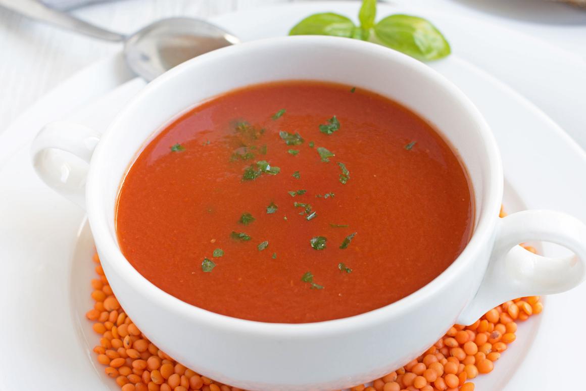 Tomatensuppe mit Linsen