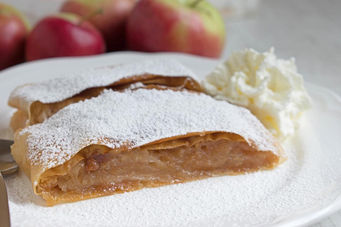 Wiener Apfelstrudel