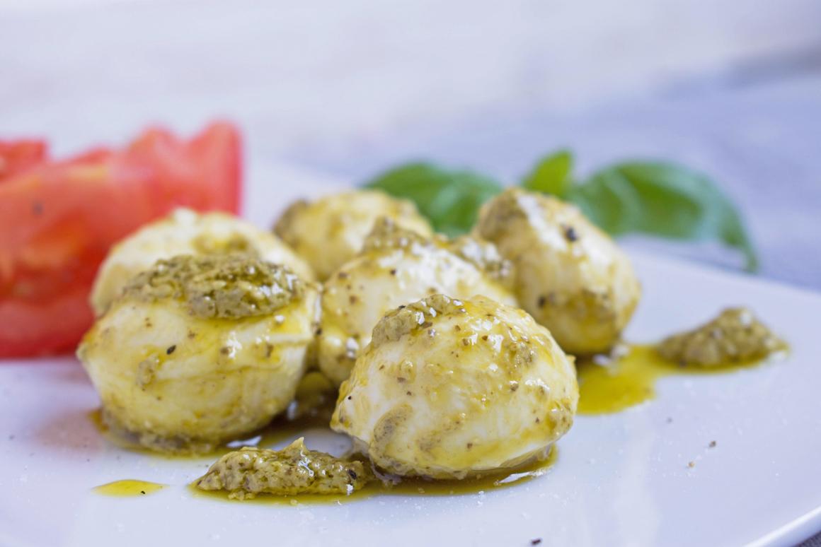 Mozzarella mit Pesto