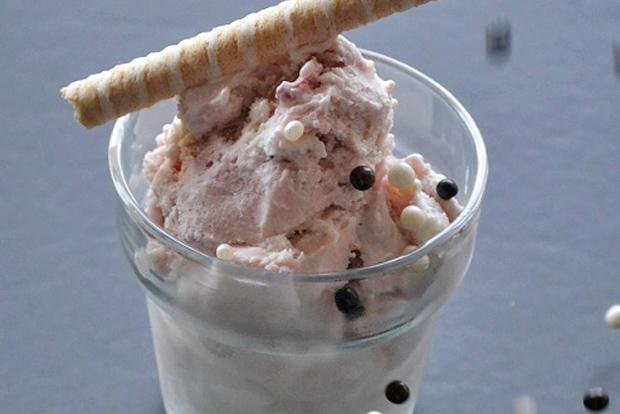 Erdbeerglace