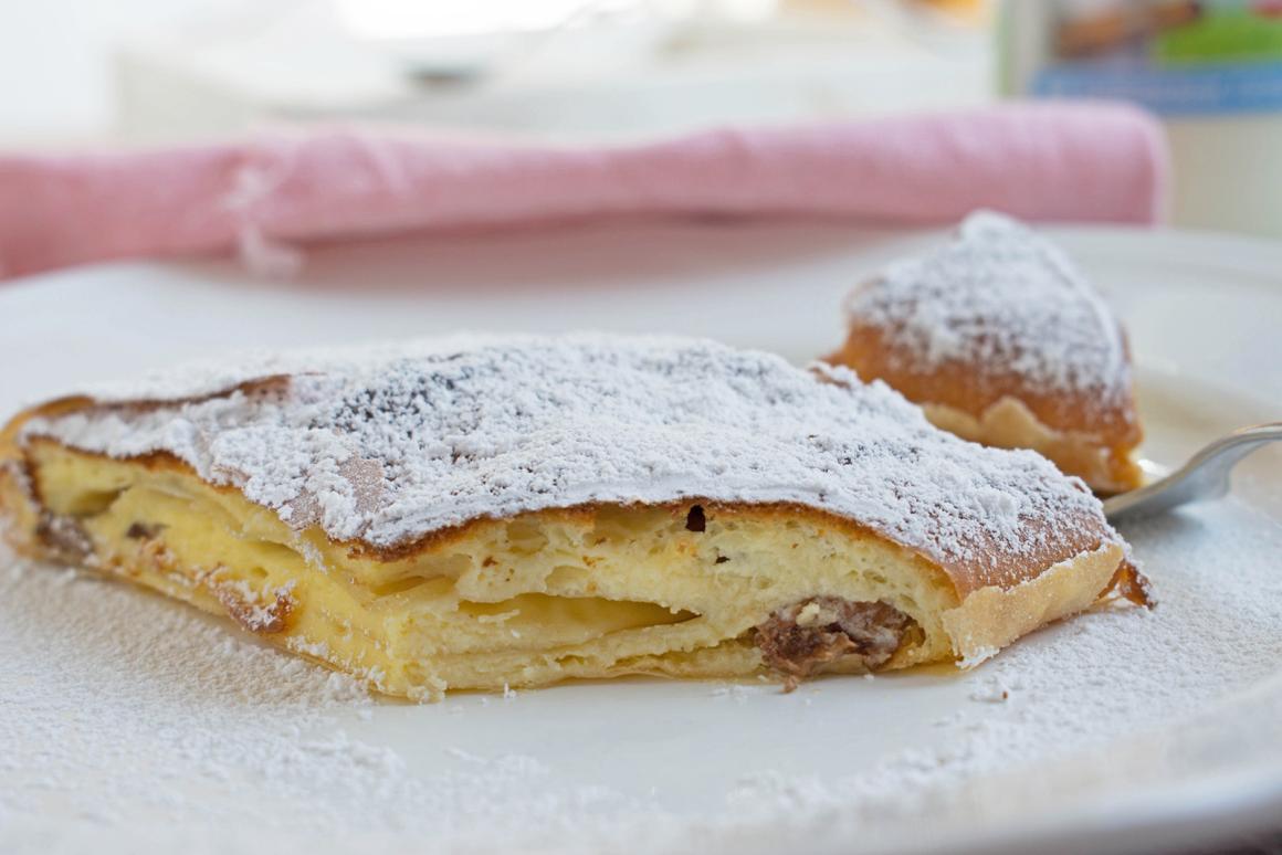Quarkstrudel mit fertigem Strudelteig