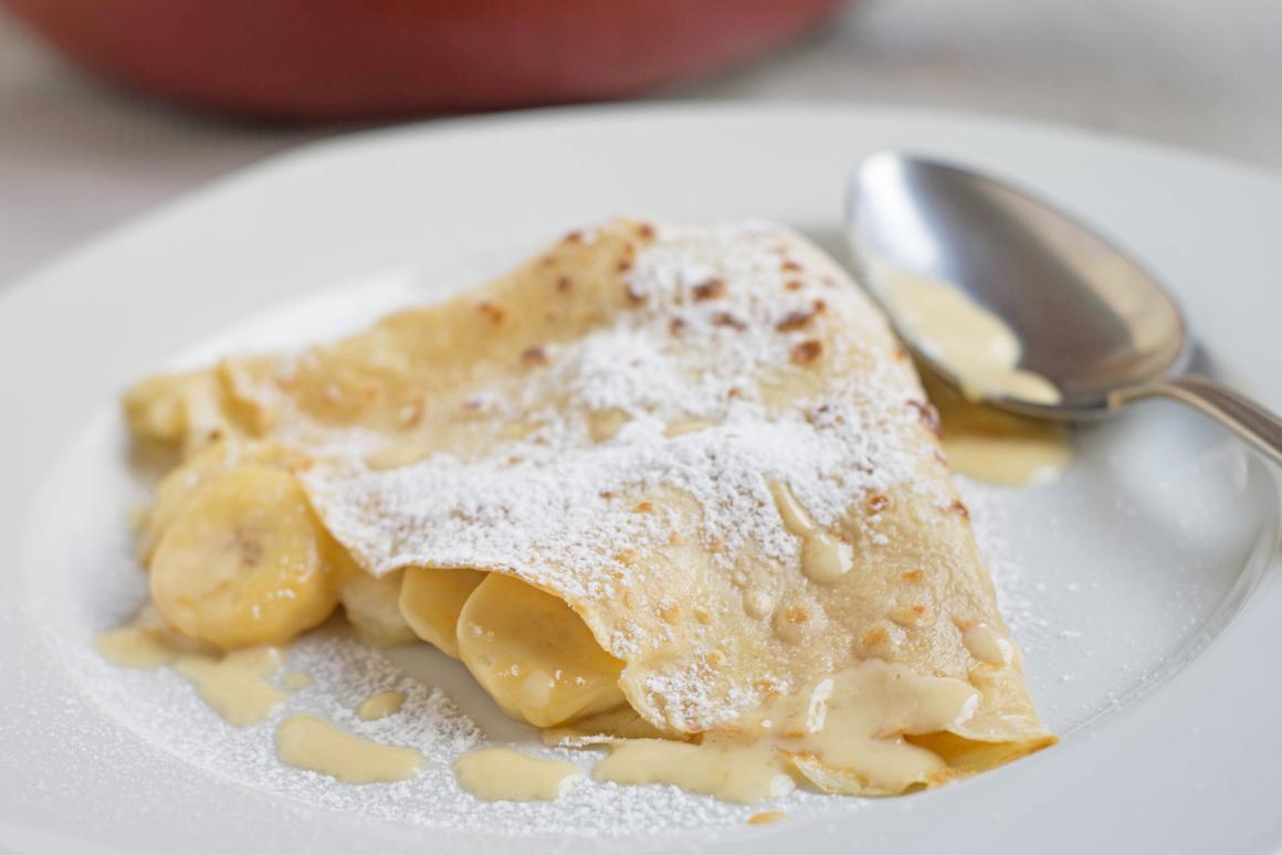 Crêpe mit karamellisierten Bananen