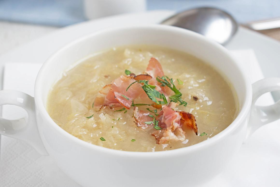 Sauerkrautsuppe mit Speck
